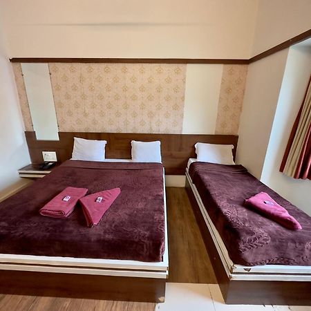 Hotel Laxmibai Palace Ширді Екстер'єр фото
