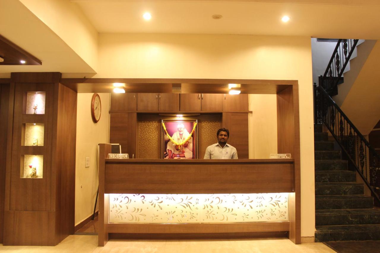 Hotel Laxmibai Palace Ширді Екстер'єр фото