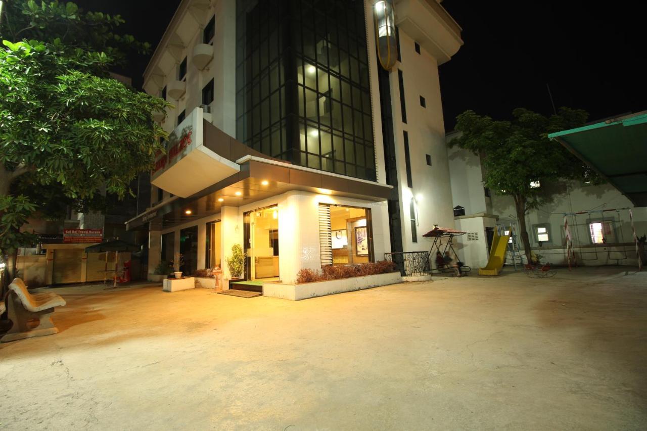 Hotel Laxmibai Palace Ширді Екстер'єр фото